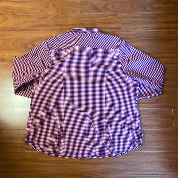 Vineyard Vines button down - Picture 2 of 4